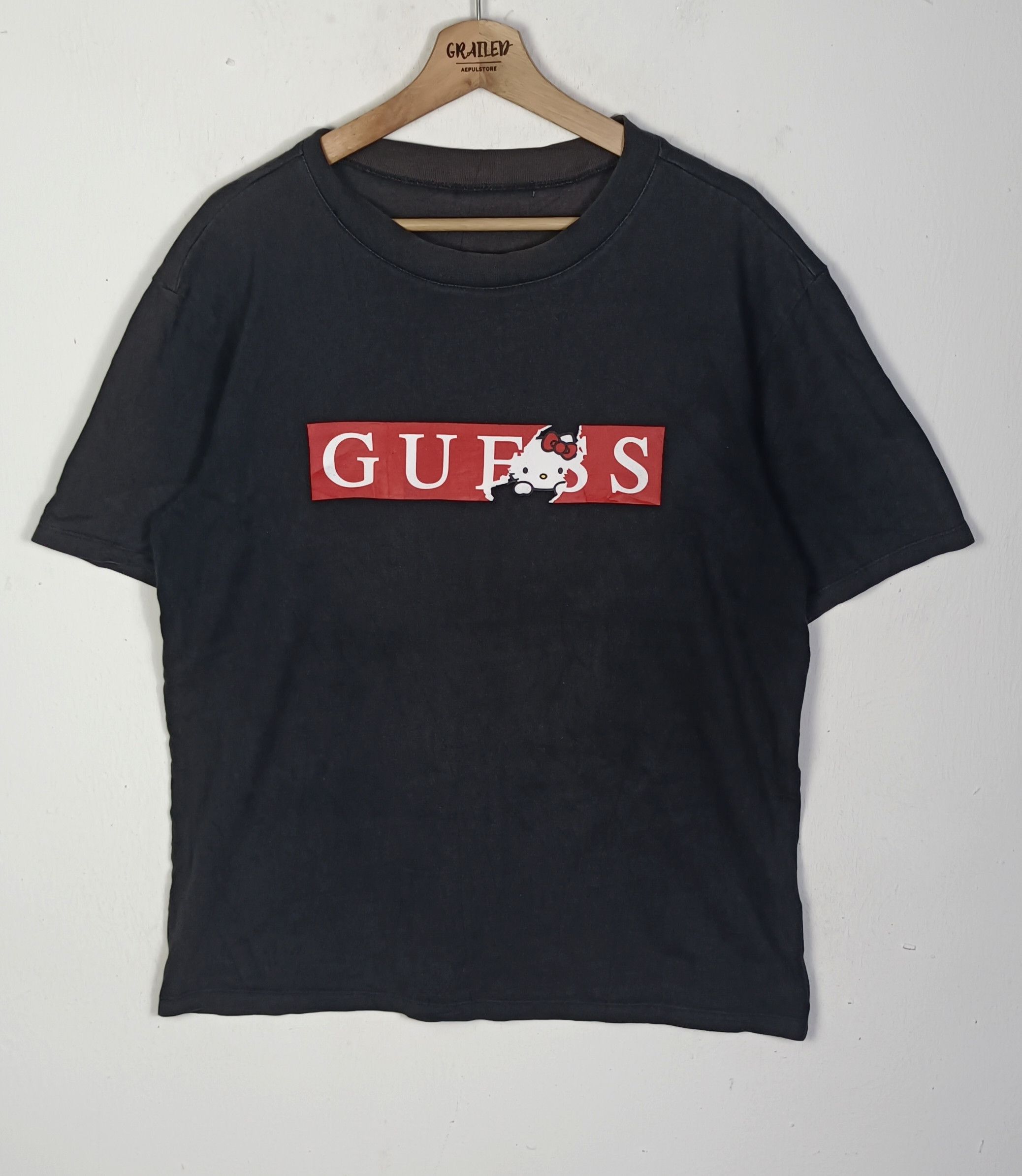 Guess Japanese Collabrate Hello Kitty Short Sleeve Shirt