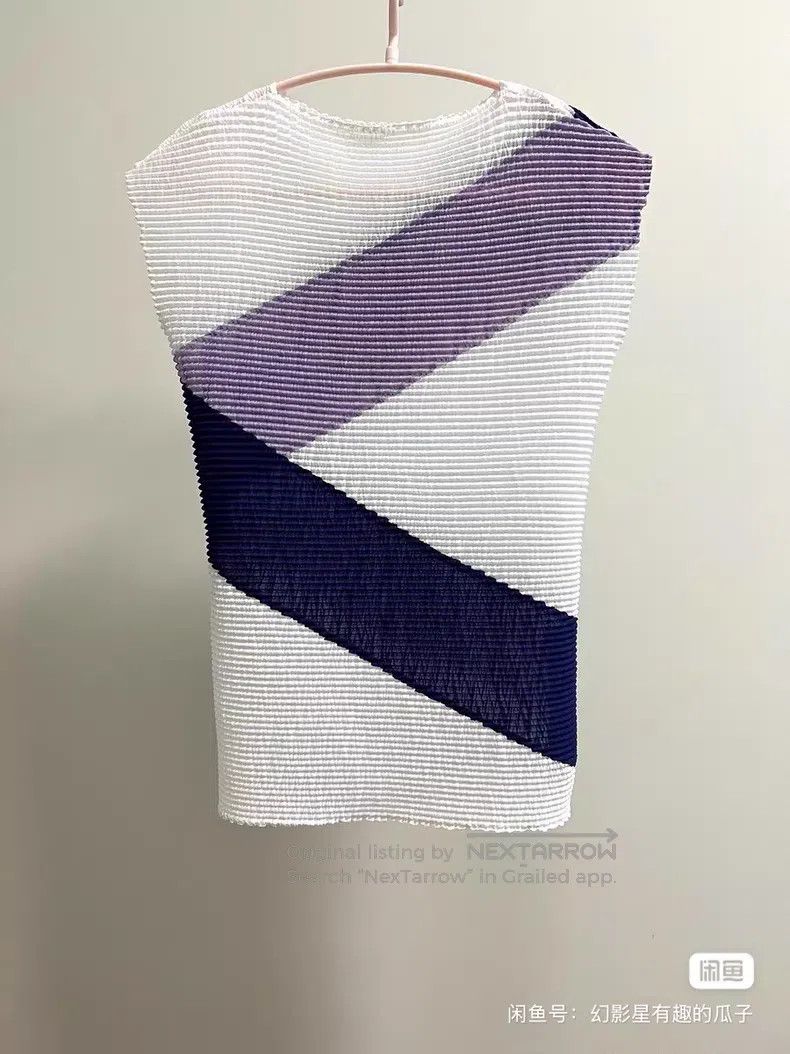 Issey Miyake Issey Miyake Bubble Ruched Sleeveless Top Size M / US 6-8 / IT 42-44 - 1 Thumbnail