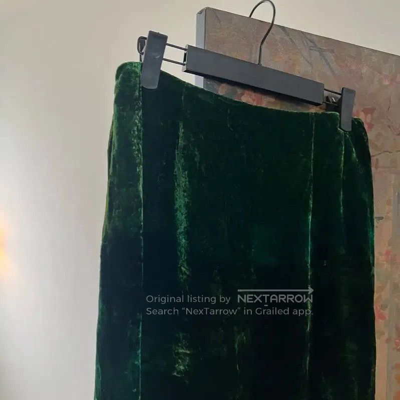 Max Mara MaxMara Green Silk Midi Skirt . Size 23" - 3 Thumbnail