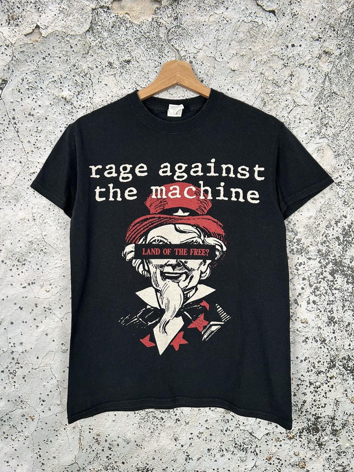 Band Tees Rage Against The Machine Land Of The Free? Tour Graphic Tee Size US S / EU 44-46 / 1 - 1 Thumbnail