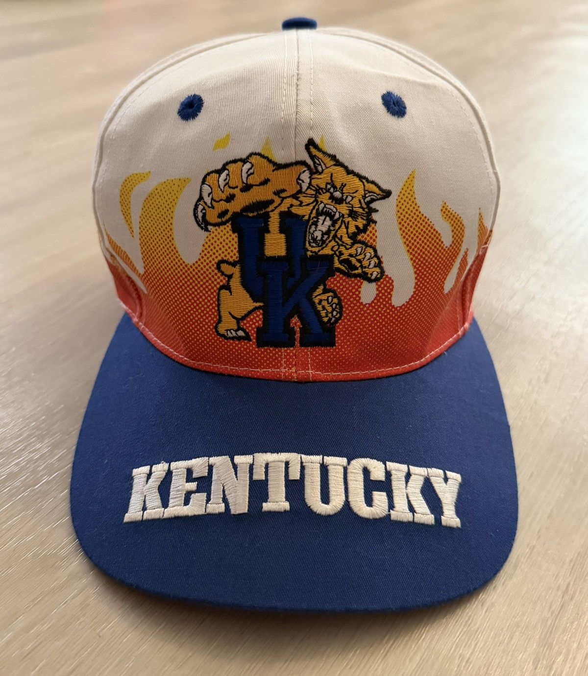 Vintage Vintage NCAA Front Row 90s Kentucky Wildcats On Fire Flames Size ONE SIZE - 1 Thumbnail