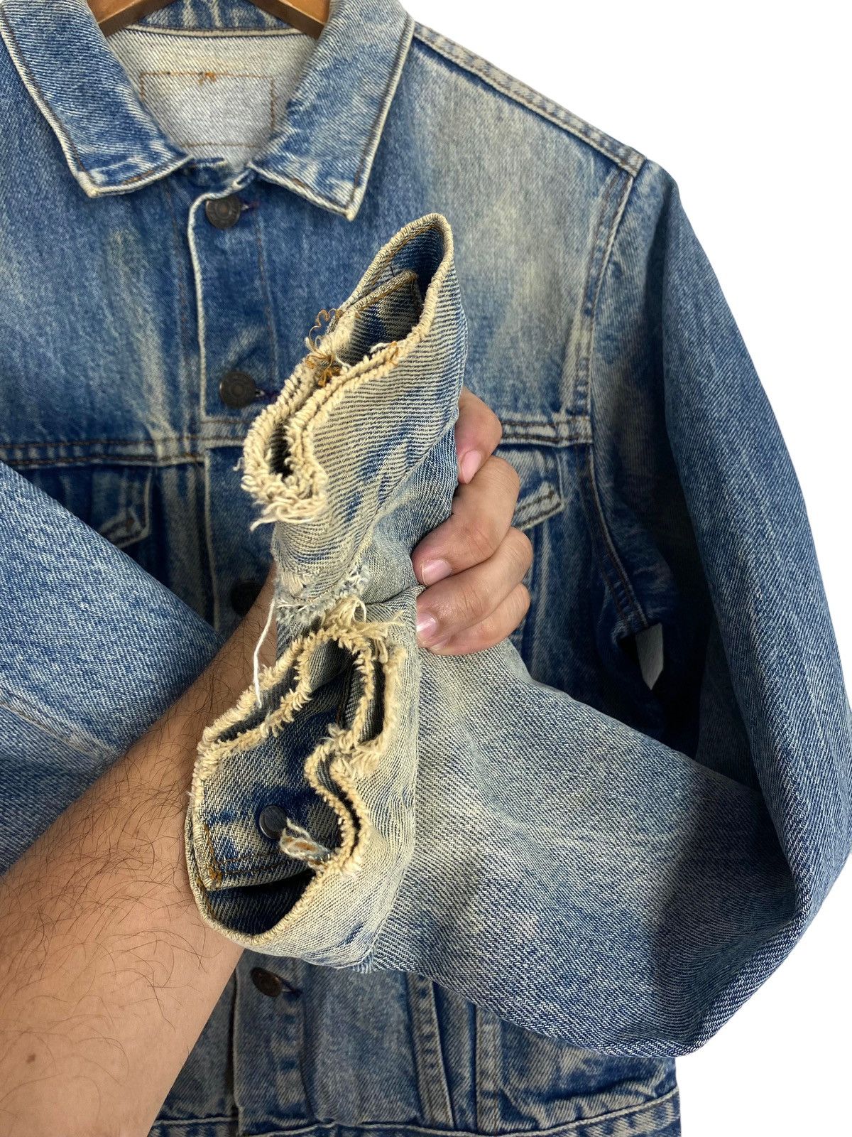 Levi's Rare‼️ Vintage DISTRESSED Levi’s Denim Trucker Jacket Size US S / EU 44-46 / 1 - 8 Thumbnail