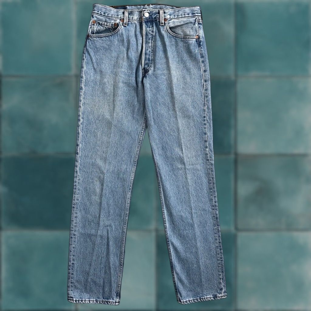 Levi's VINTAGE Levi's 501 Jeans Men 33x34 Light Wash Denim Straight Leg 90s USA Size US 33 - 1 Thumbnail