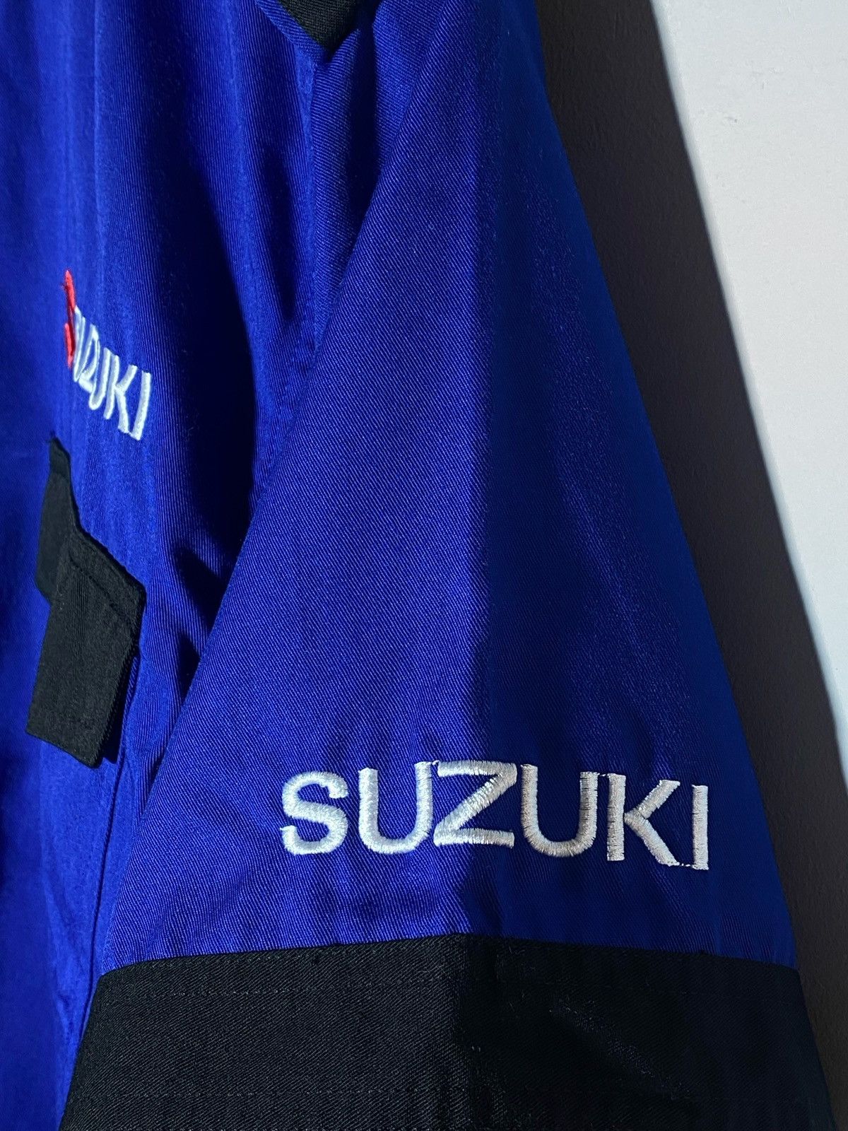 Japanese Brand Vintage Suzuki Pirelli Team racing moto shirt Size US L / EU 52-54 / 3 - 13 Thumbnail