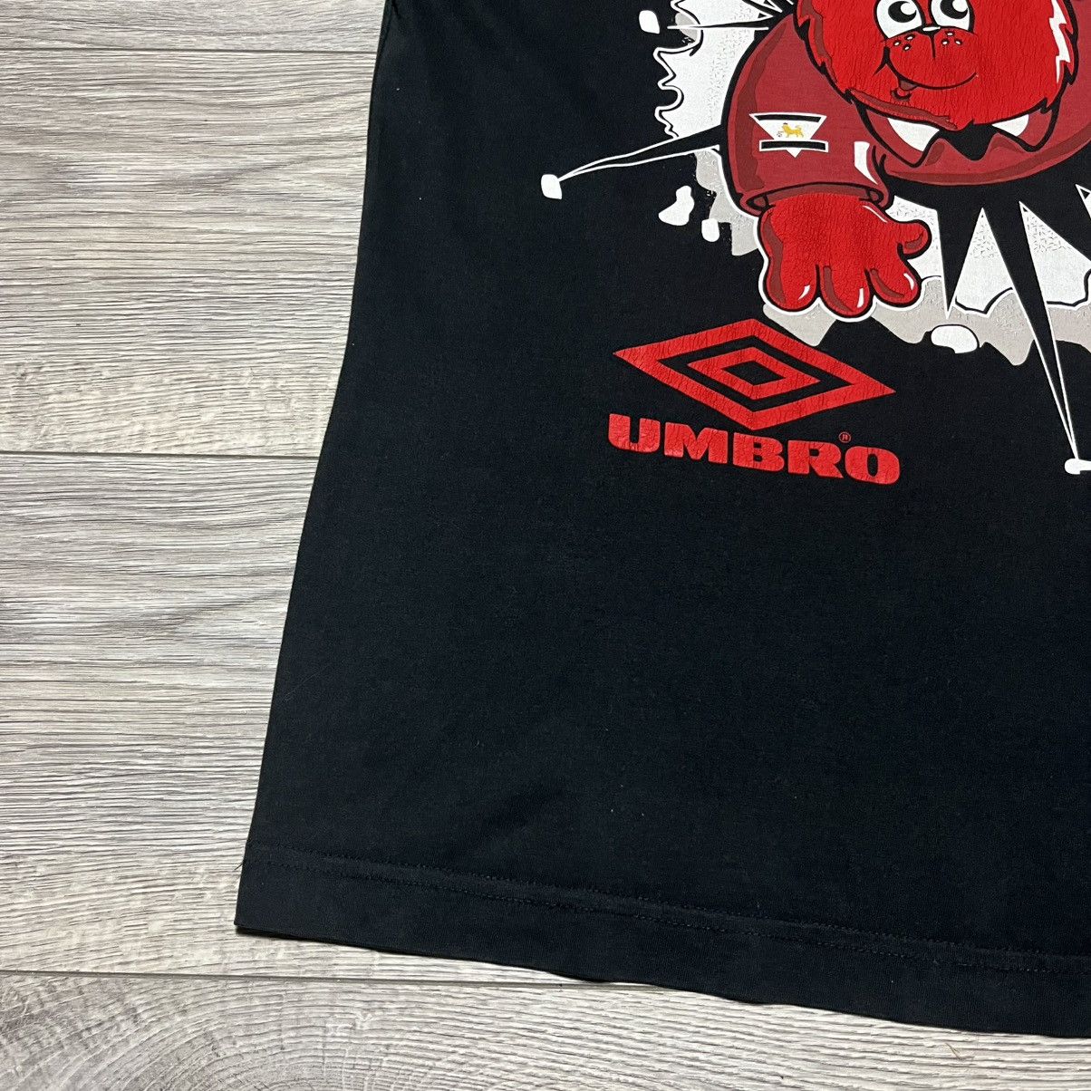 Umbro Vintage 90s Manchester United “Fred The Red Devil” T-shirt Size US M / EU 48-50 / 2 - 4 Thumbnail