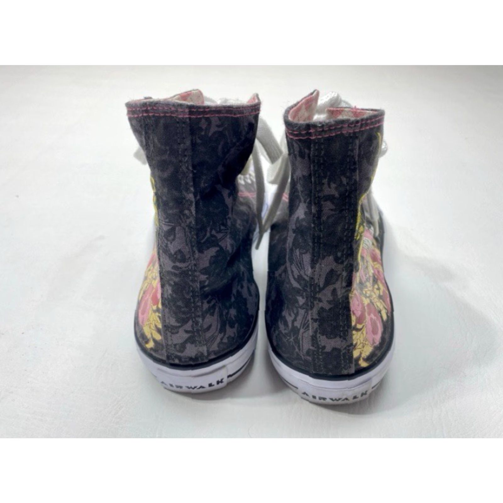 Ed Hardy VINTAGE Airwalk Love Ed Hardy Canvas High Top Sneakers Unisex Size 12 Lace Up EUC 1596 Size US L / EU 52-54 / 3 - 4 Thumbnail