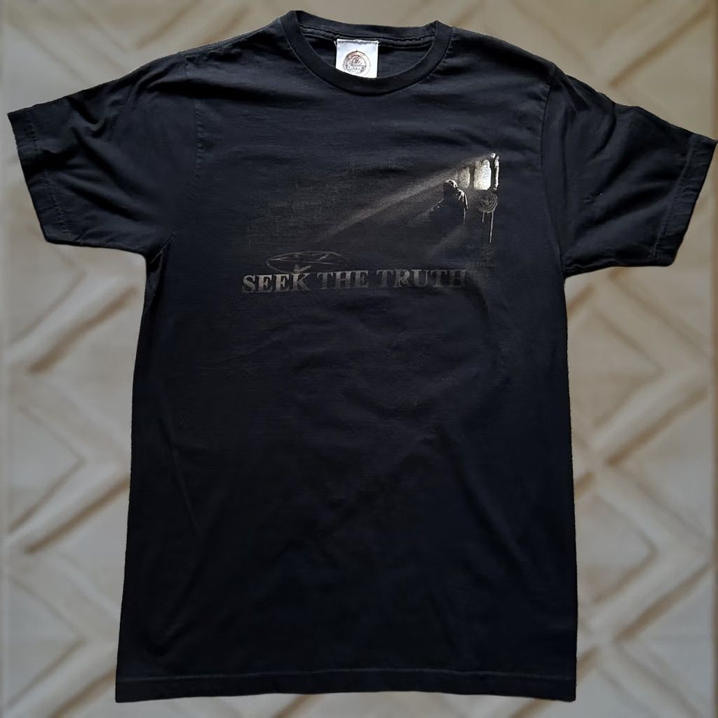 Vintage VINTAGE Da Vinci Code Movie Promo T Shirt Women’s M Black Short Sleeve Cotton Casual Sleeve Shirt Womens Movie Mens? Size M / US 6-8 / IT 42-44 - 1 Thumbnail