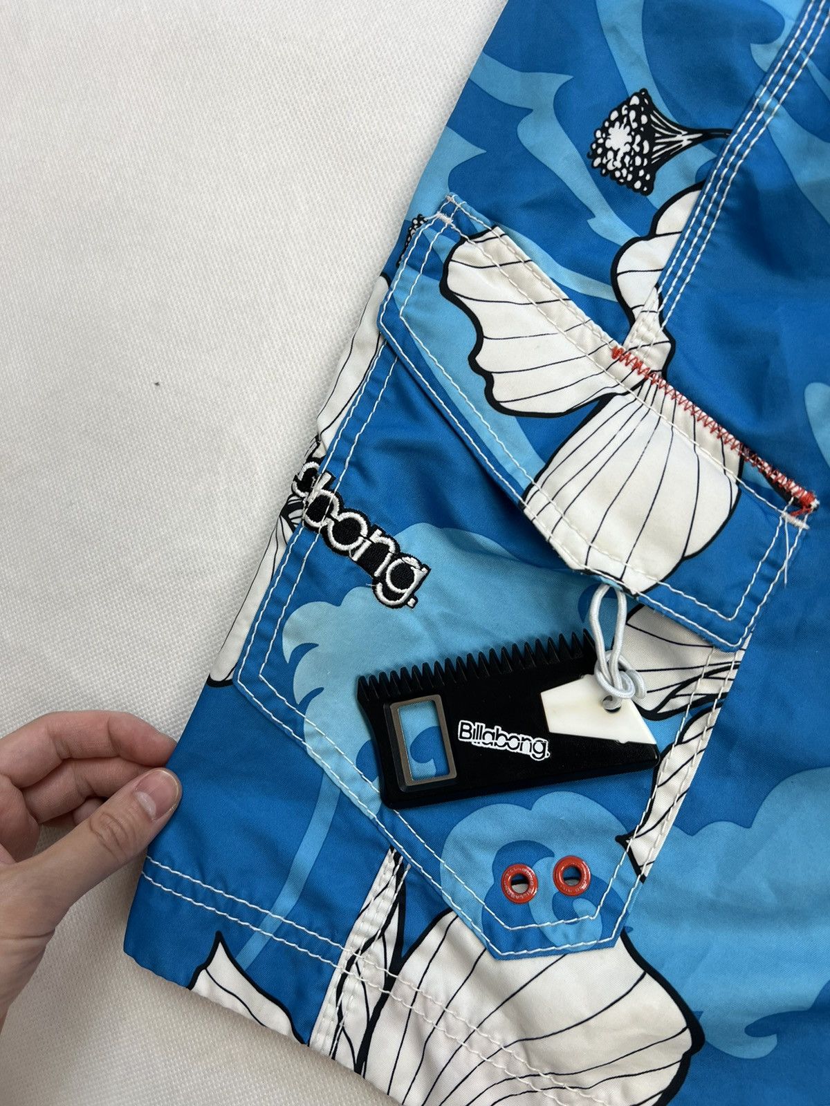 Billabong Shorts Billabong + surfboard comb summer Size US 32 / EU 48 - 2 Thumbnail