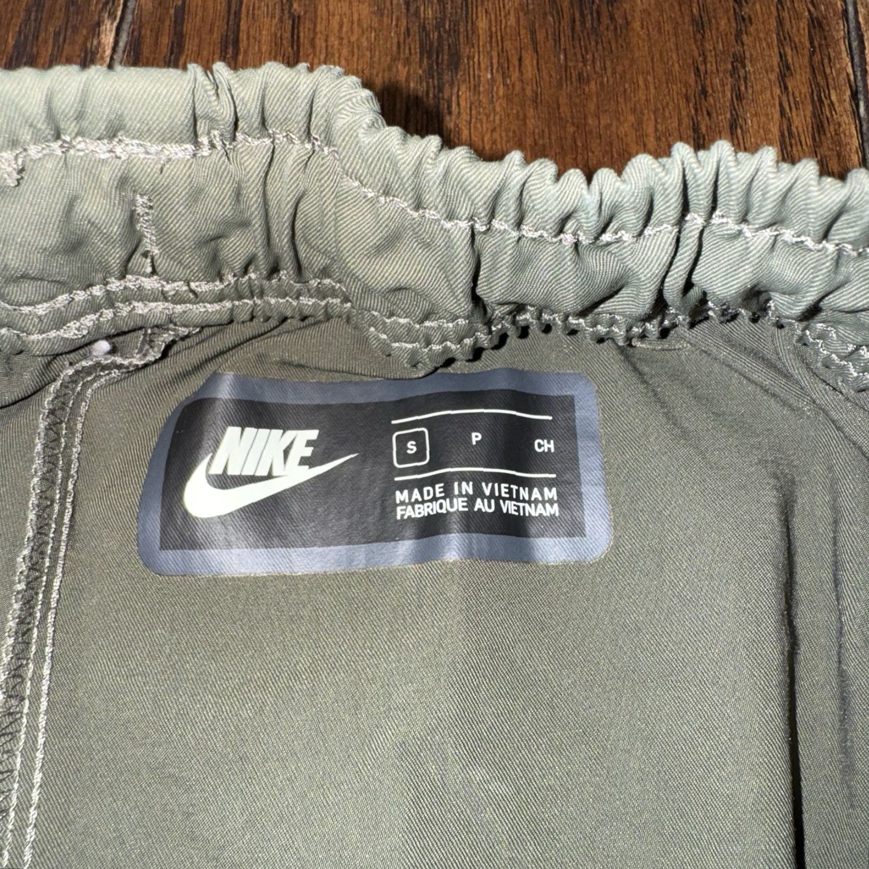 Nike Nike Sportswear Woven Tech Commuter Joggers Small Olive Drab Green CU4483-380 Size US 29 - 4 Thumbnail