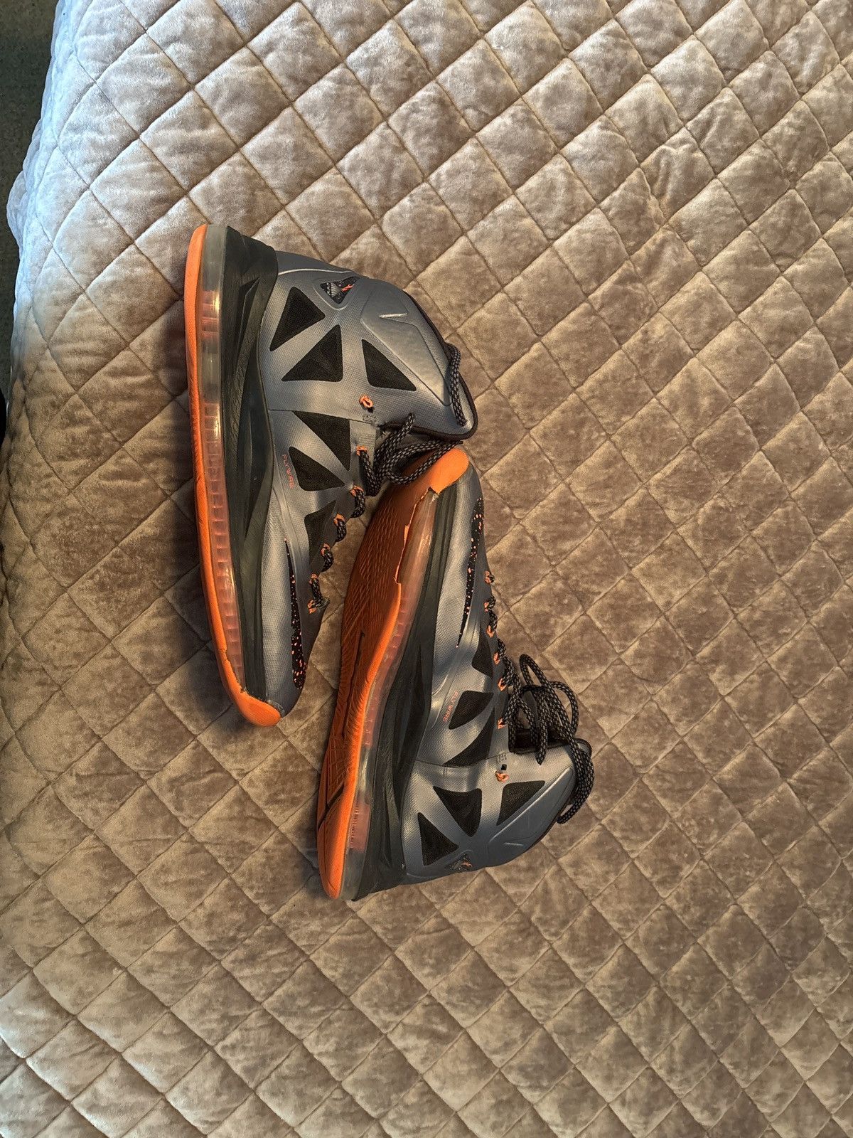 Jordan Brand × Nike LeBron 10 Lava Size US 10.5 / EU 43-44 - 2 Thumbnail