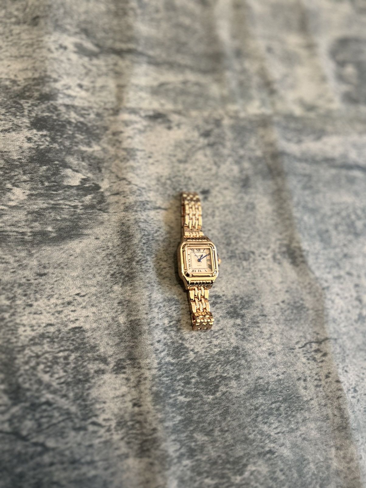 Vintage Vintage 2000s Style Rose Gold Sleek Quartz Dial Watch Size ONE SIZE - 6 Thumbnail