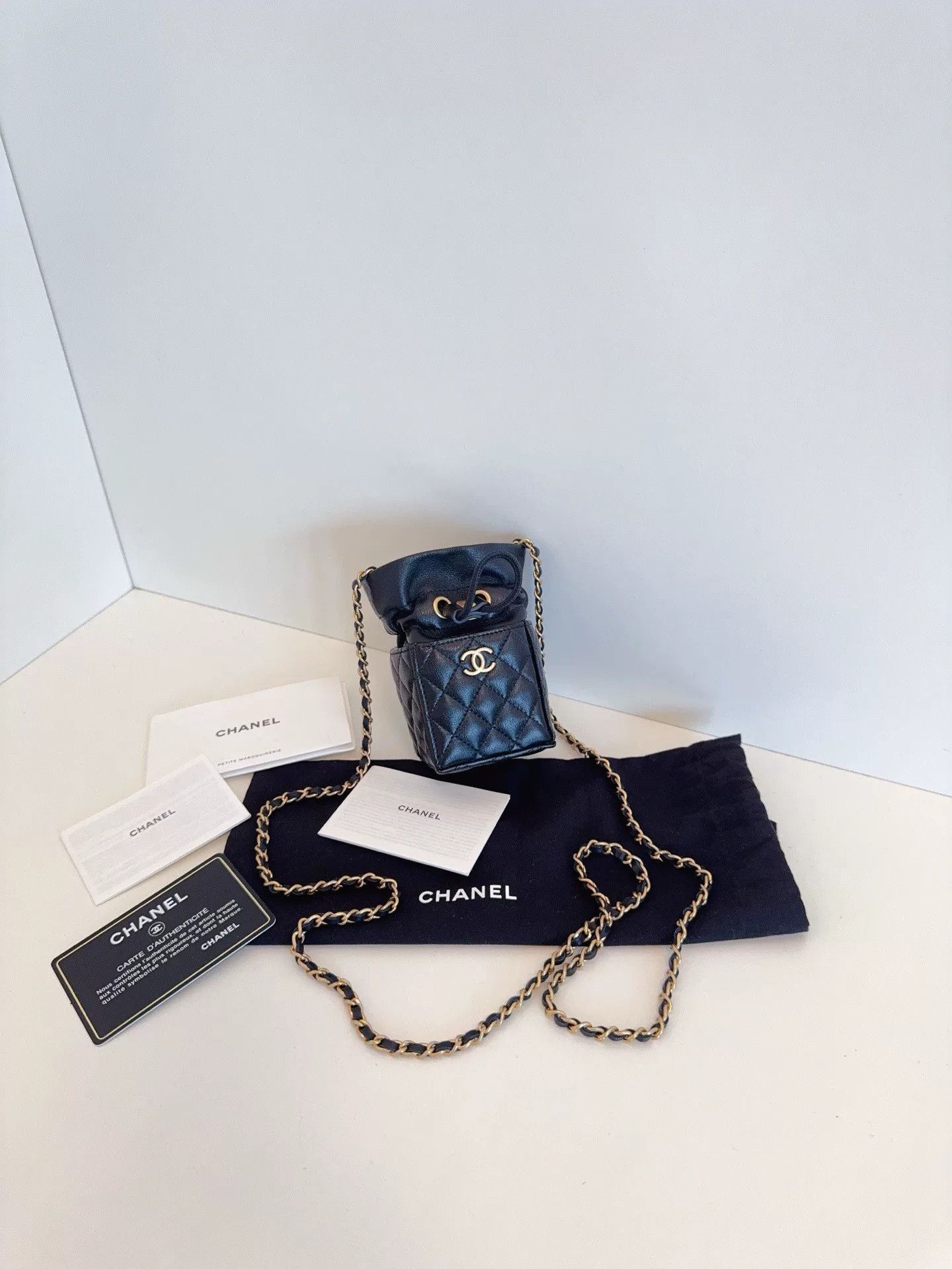 Chanel Pre-loved Bag Very good condition Size ONE SIZE - 1 Thumbnail