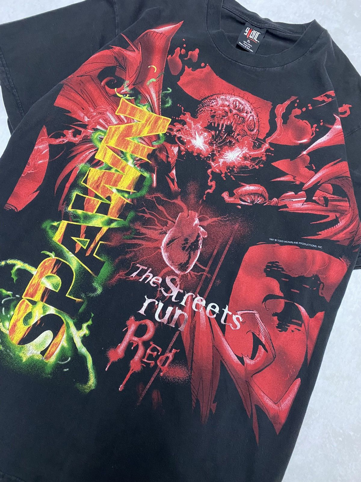 Giant × Vintage Insane Giant Vintage Streetwear Grail 1997 Spawn AOP Tee XL Size US XL / EU 56 / 4 - 2 Thumbnail