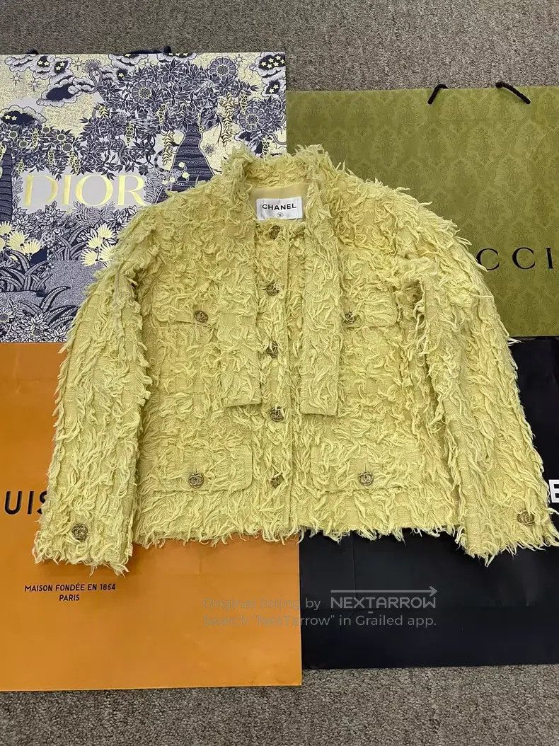 Chanel Chanel Chicken yellow neckline laced tassel jacket Size XS / US 0-2 / IT 36-38 - 1 Thumbnail