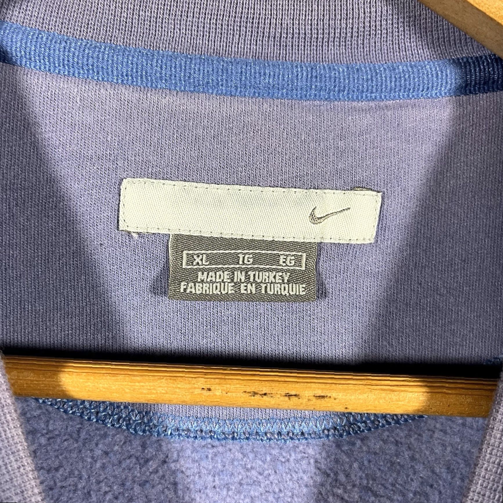 Nike VINTAGE Nike Sweatshirt Mens XL Blue Crewneck Pullover Y2K Swoosh Check Sun Faded Front Logo Embroidered Grunge Classic/Seasonal | Sweatshirt Size US XL / EU 56 / 4 - 4 Thumbnail