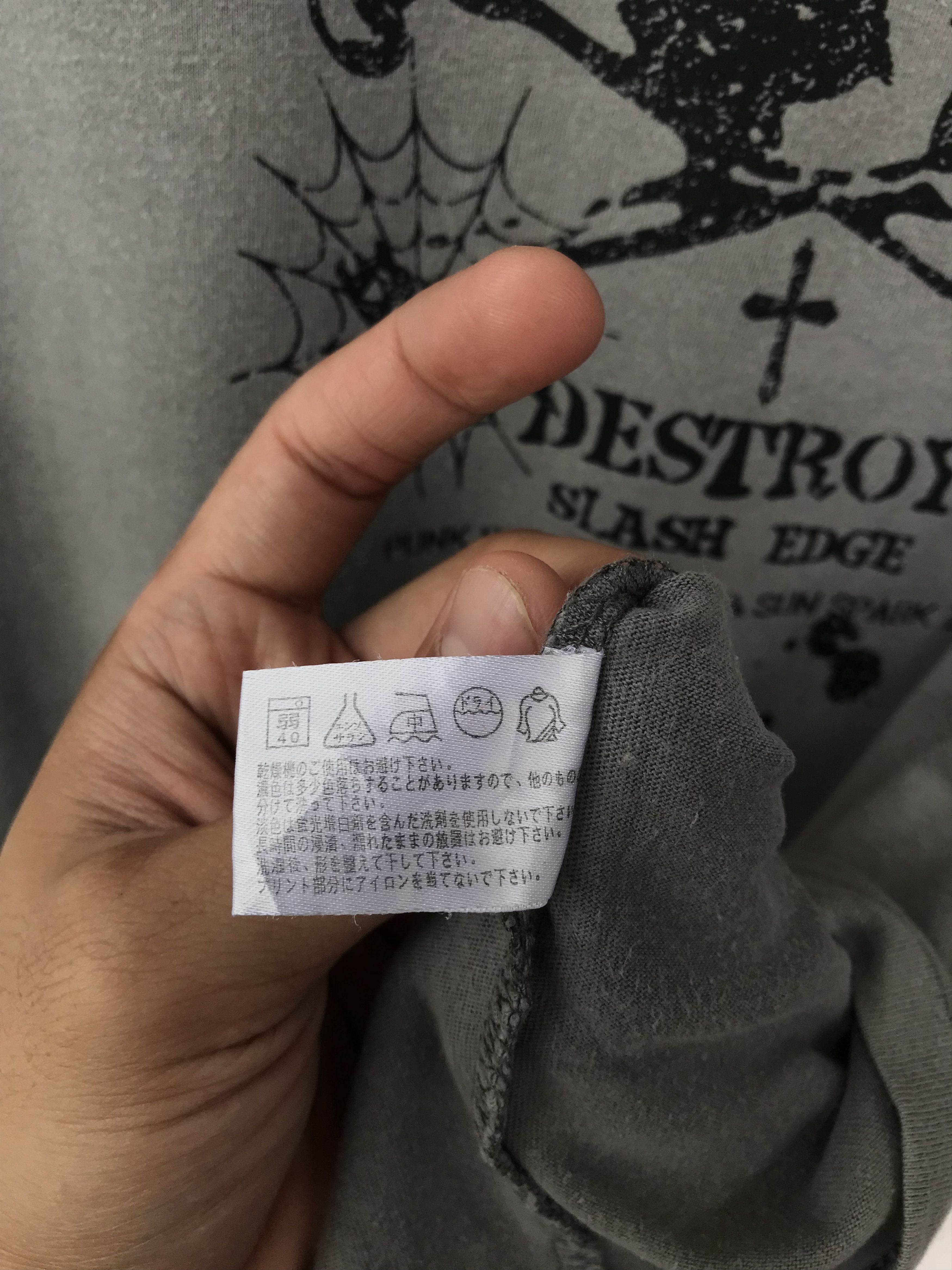 Vintage Vintage Destroy Slash Edge Punk Rock Tee sexpistols Size US L / EU 52-54 / 3 - 13 Thumbnail