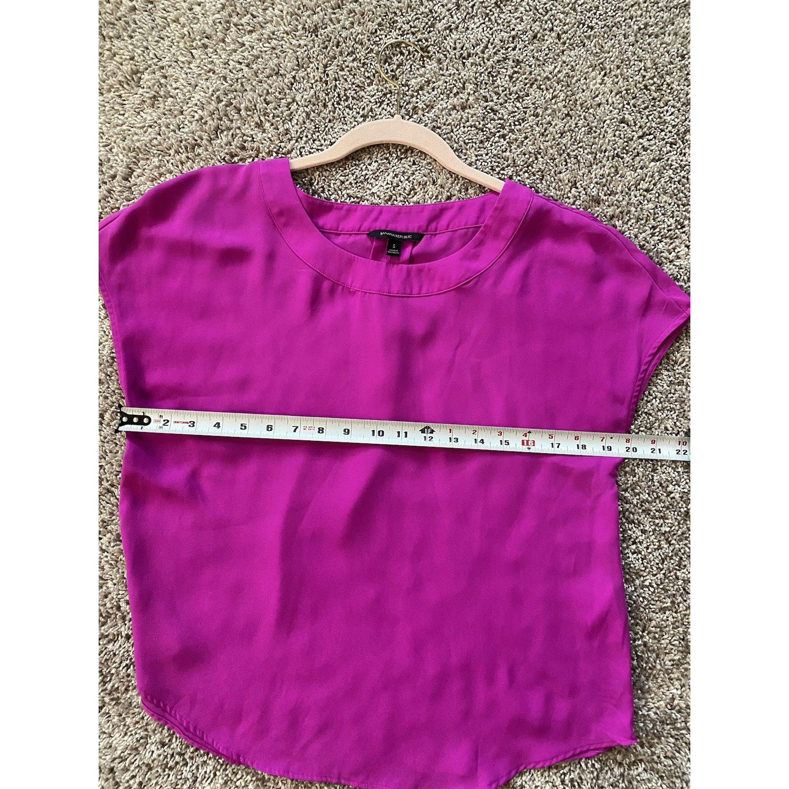 Banana Republic Banana Republic fuschia drop shoulder polyester blouse sz s Size S / US 4 / IT 40 - 6 Thumbnail