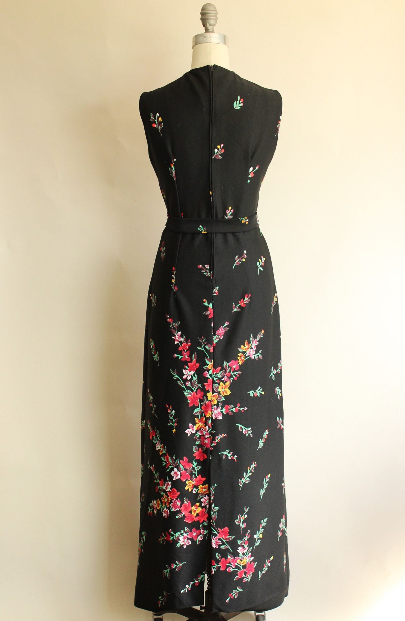 Vintage Vintage 1970s Dress, Lady Carol Black Floral Print Maxidress Size XL / US 12-14 / IT 48-50 - 7 Thumbnail