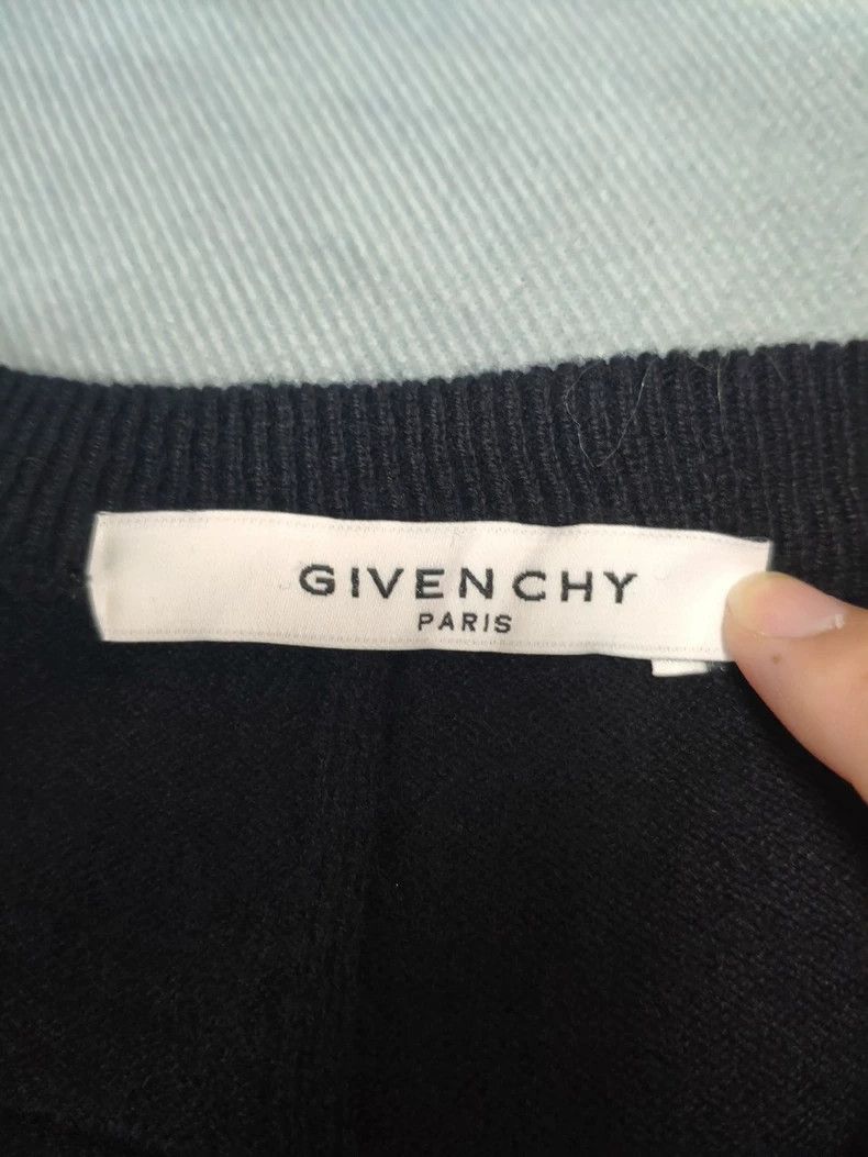 Givenchy Givenchy Ribbon Patch Classic Black Long Sleeve Woolen Swe Size US L / EU 52-54 / 3 - 3 Thumbnail