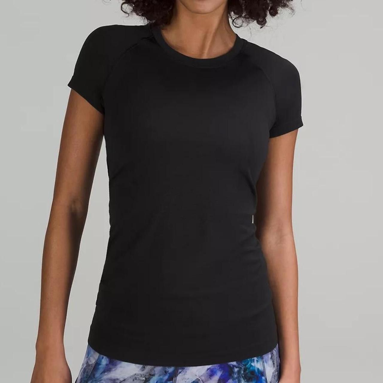 Designer Lululemon Women's Black Tshirt Size M / US 6-8 / IT 42-44 - 1 Thumbnail