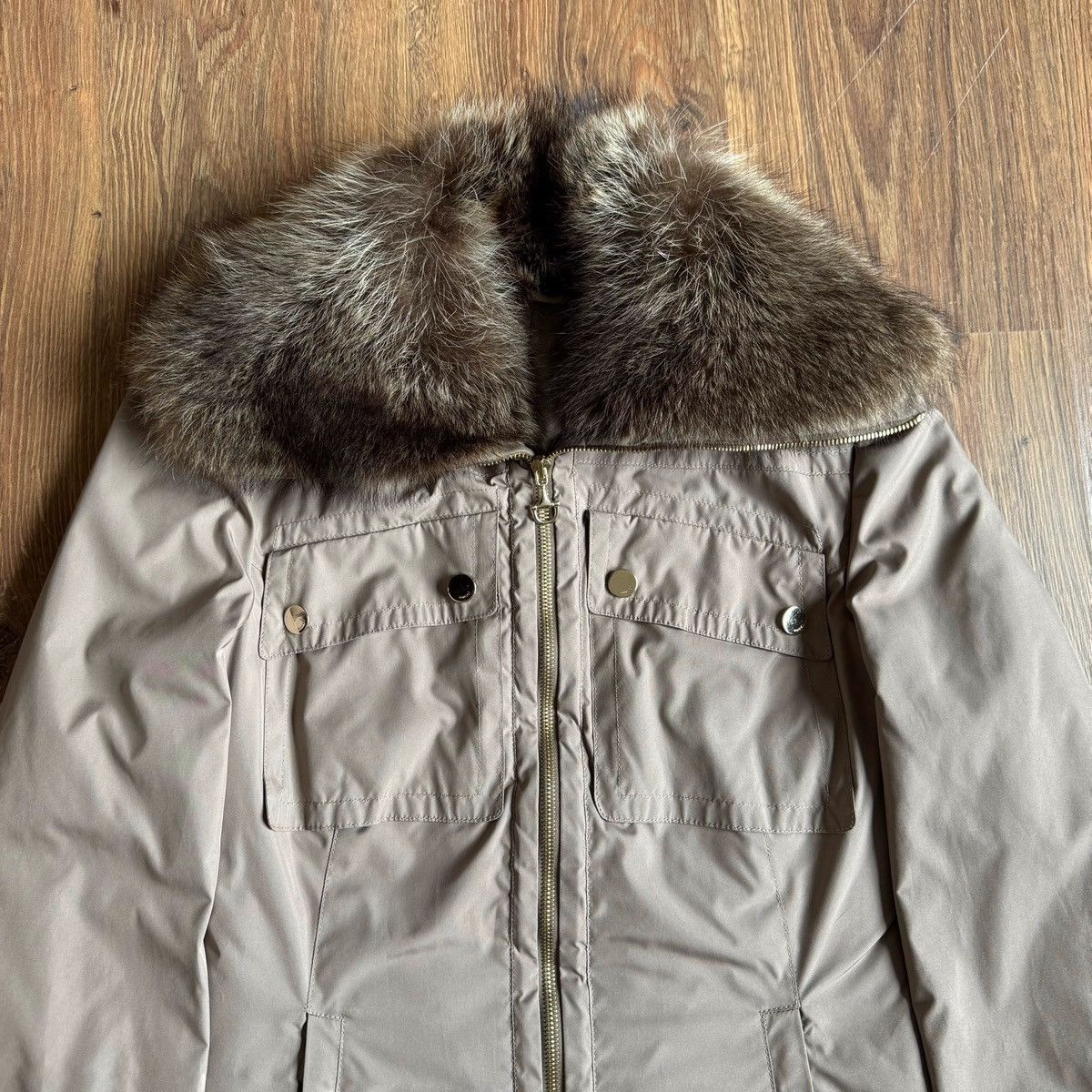 Gucci Authentic Gucci Winter Jacket Fox Fur Collar Size:42 Size M / US 6-8 / IT 42-44 - 2 Thumbnail