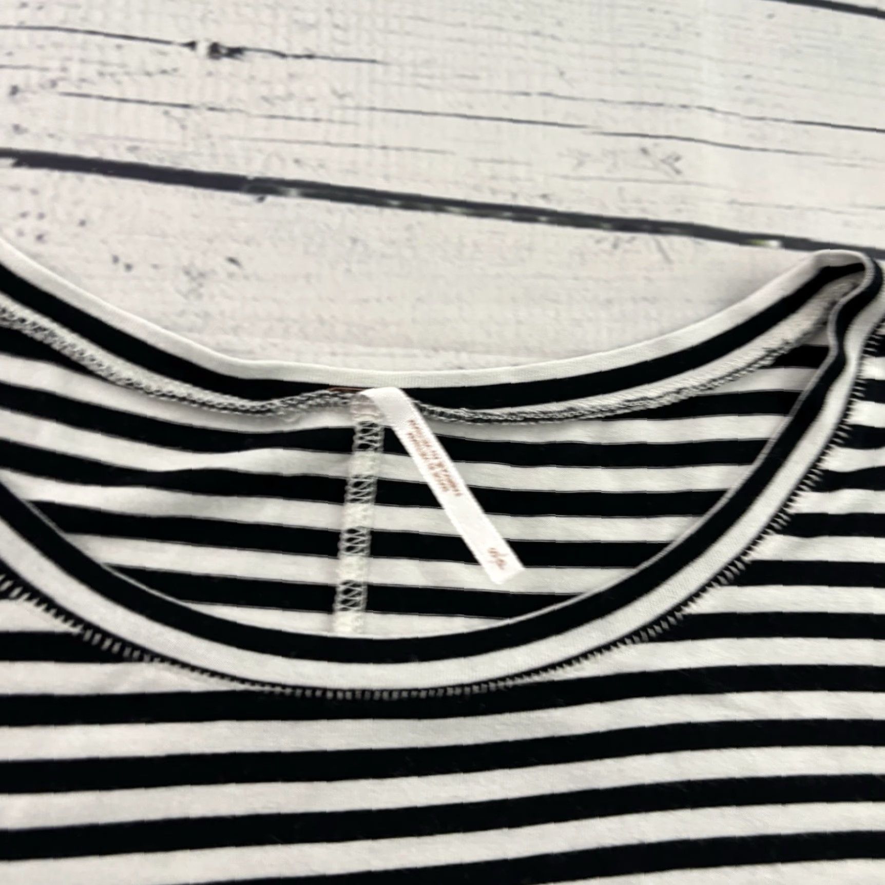 Free People Free People Striped Top Women's Small Black White T-Shirt Shirt Colorful 1/2 Sleeve Size S / US 4 / IT 40 - 2 Thumbnail