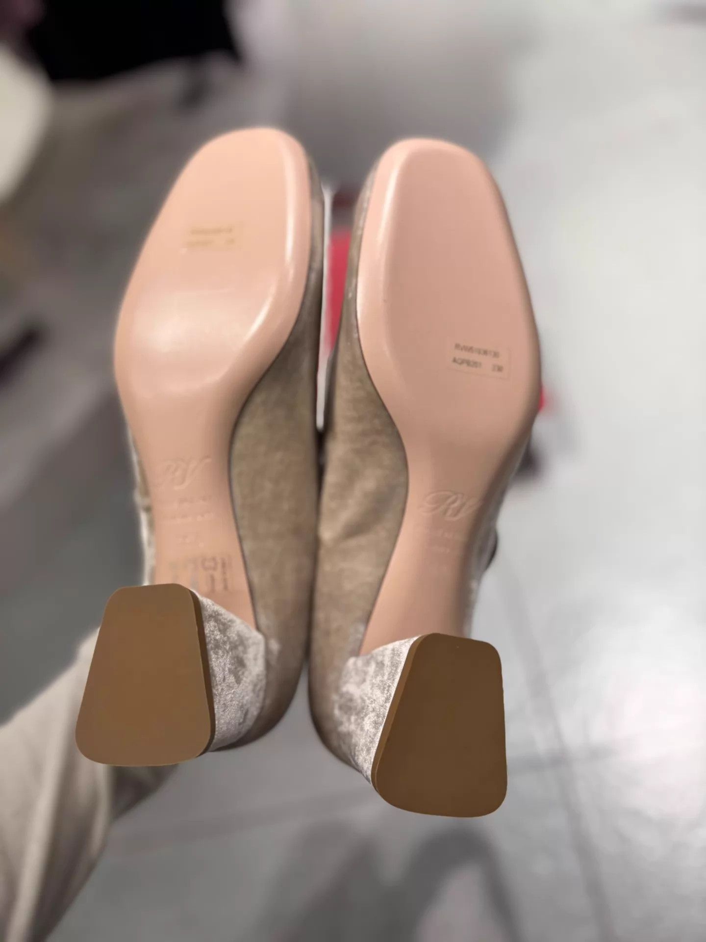 Roger Vivier RV Gray Velvet Crystal Buckle Thick Heel Mary Jane New 37.5 Size US 7 / IT 37 - 4 Thumbnail