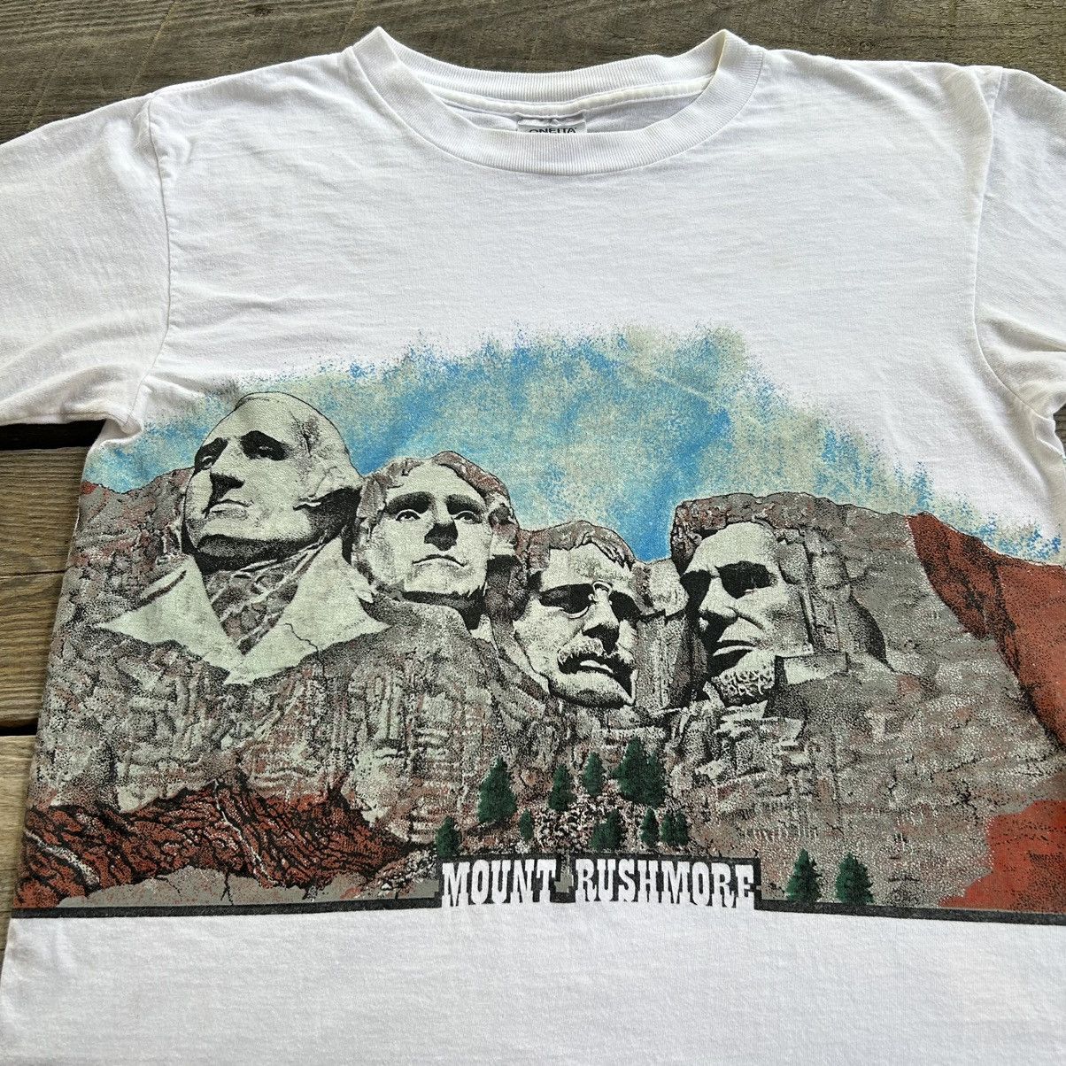 Vintage Vintage Mount Rushmore Nature Tourist Wrap Around T Shirt Size US L / EU 52-54 / 3 - 4 Thumbnail