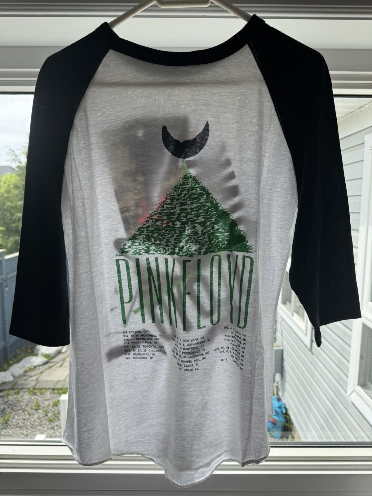 Vintage Vintage Pink Floyd 80s Baseball Raglan Tee Single Stitch Size US L / EU 52-54 / 3 - 7 Thumbnail