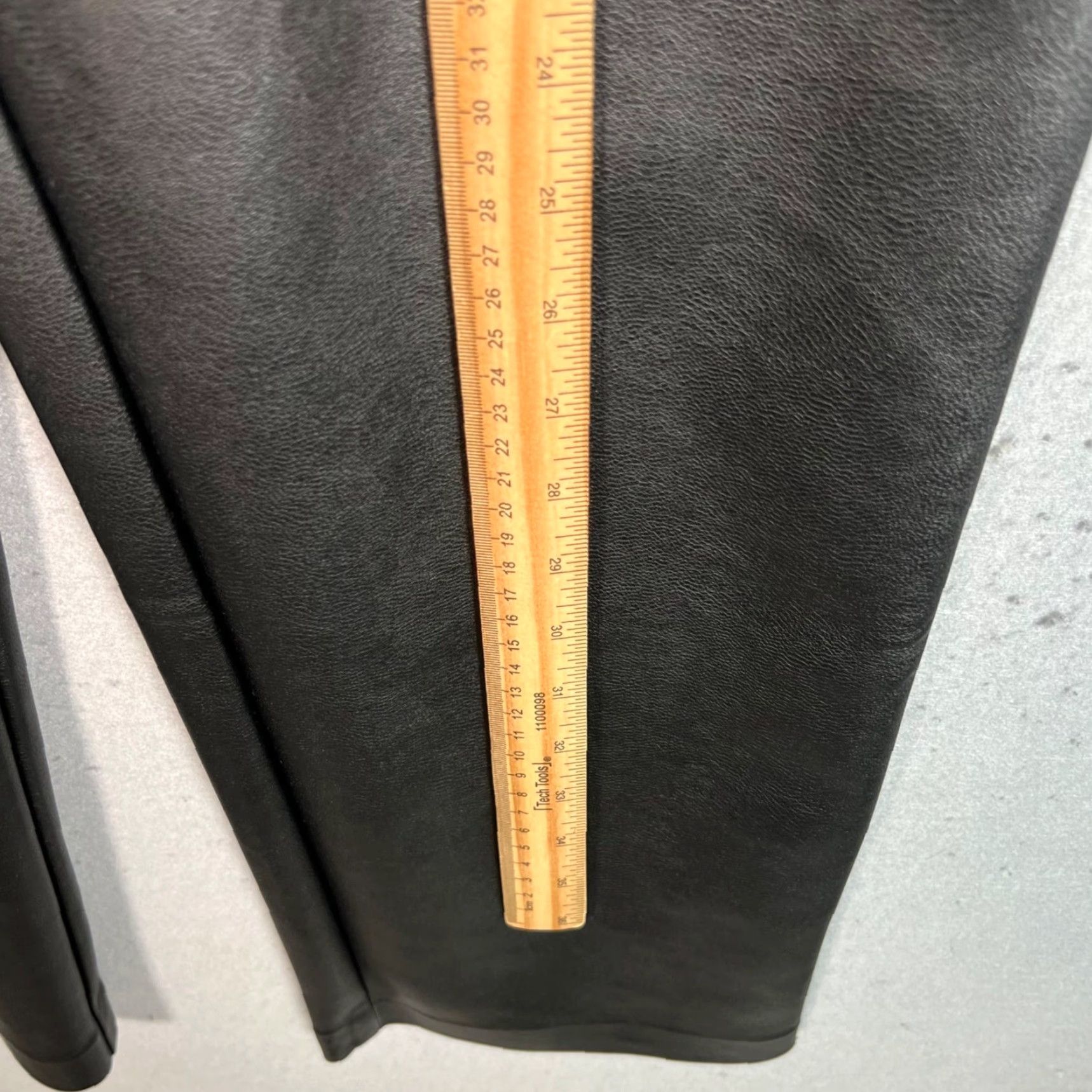 Aritzia Aritzia Wilfred Free Black Faux Leather Straight Leg Pants Size 6 Size 28" / US 6 / IT 42 - 7 Thumbnail