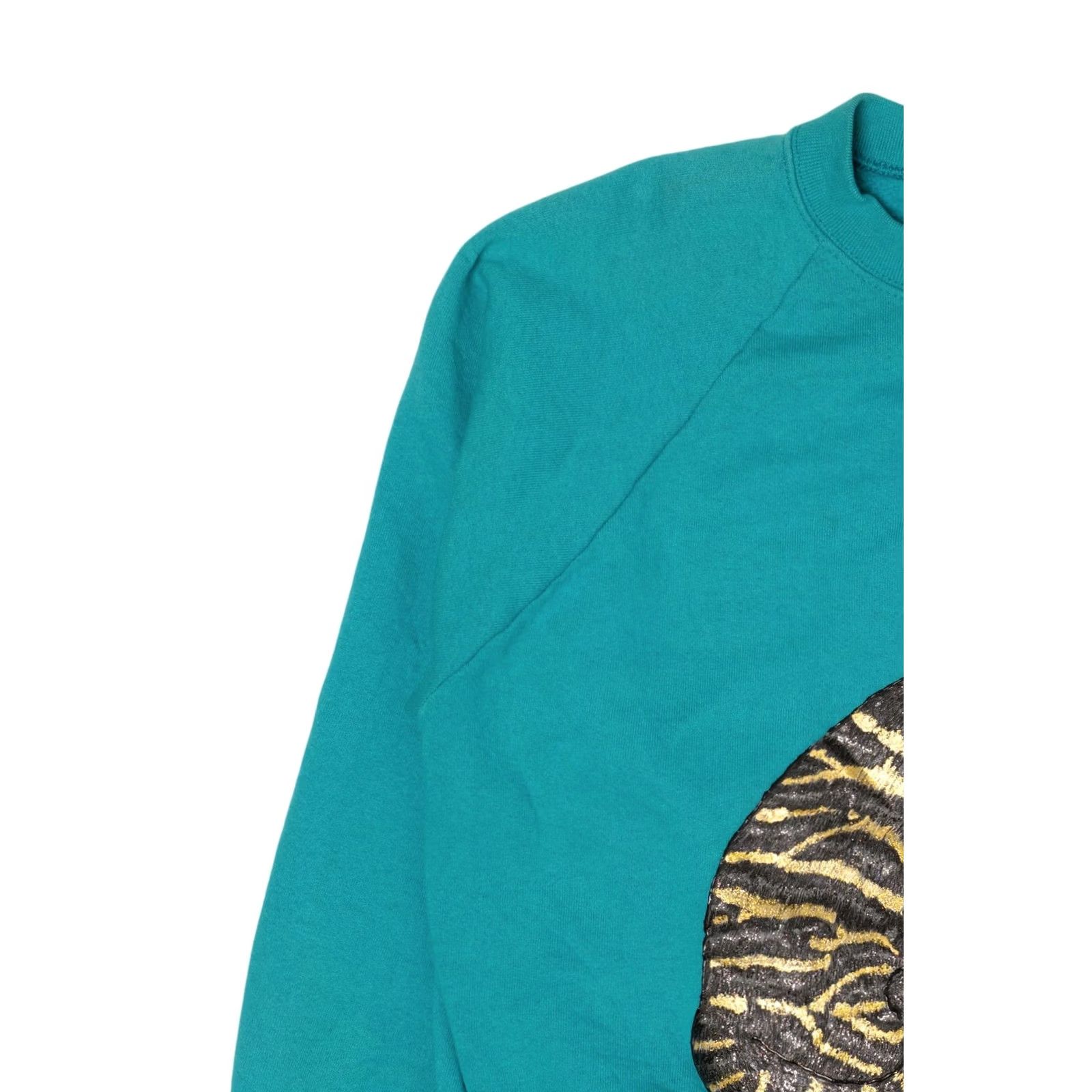 Fruit Of The Loom VINTAGE Hand Painted Cat Raglan Sweatshirt Large Turquoise Blue 1990s Mens Womens Girls Boys Fruit of the Loom USA Cotton Polyester Size US L / EU 52-54 / 3 - 6 Thumbnail