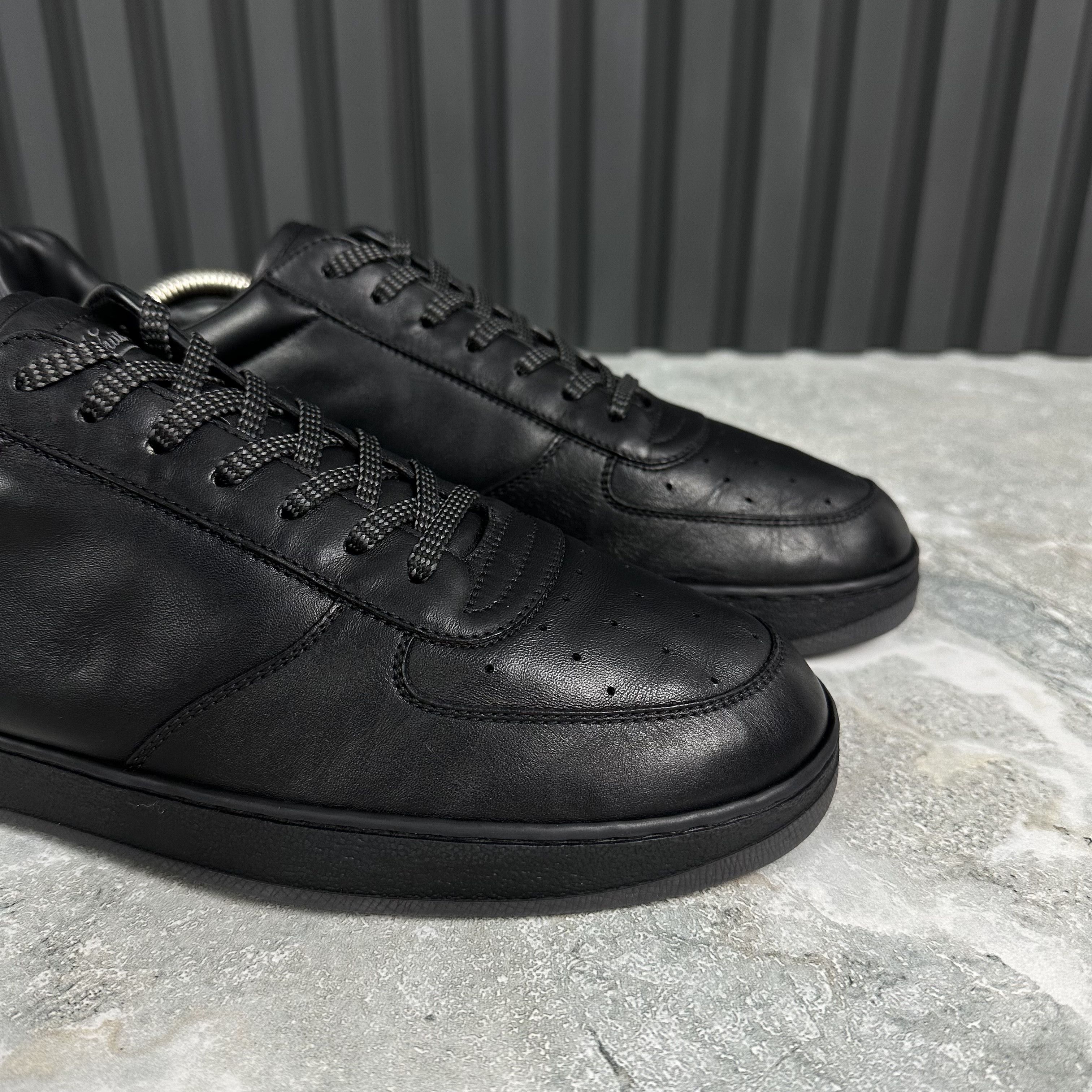Louis Vuitton Louis Vuitton Rivoli Sneaker Leather Monogram Canva Size US 8.5 / EU 41-42 - 9 Thumbnail