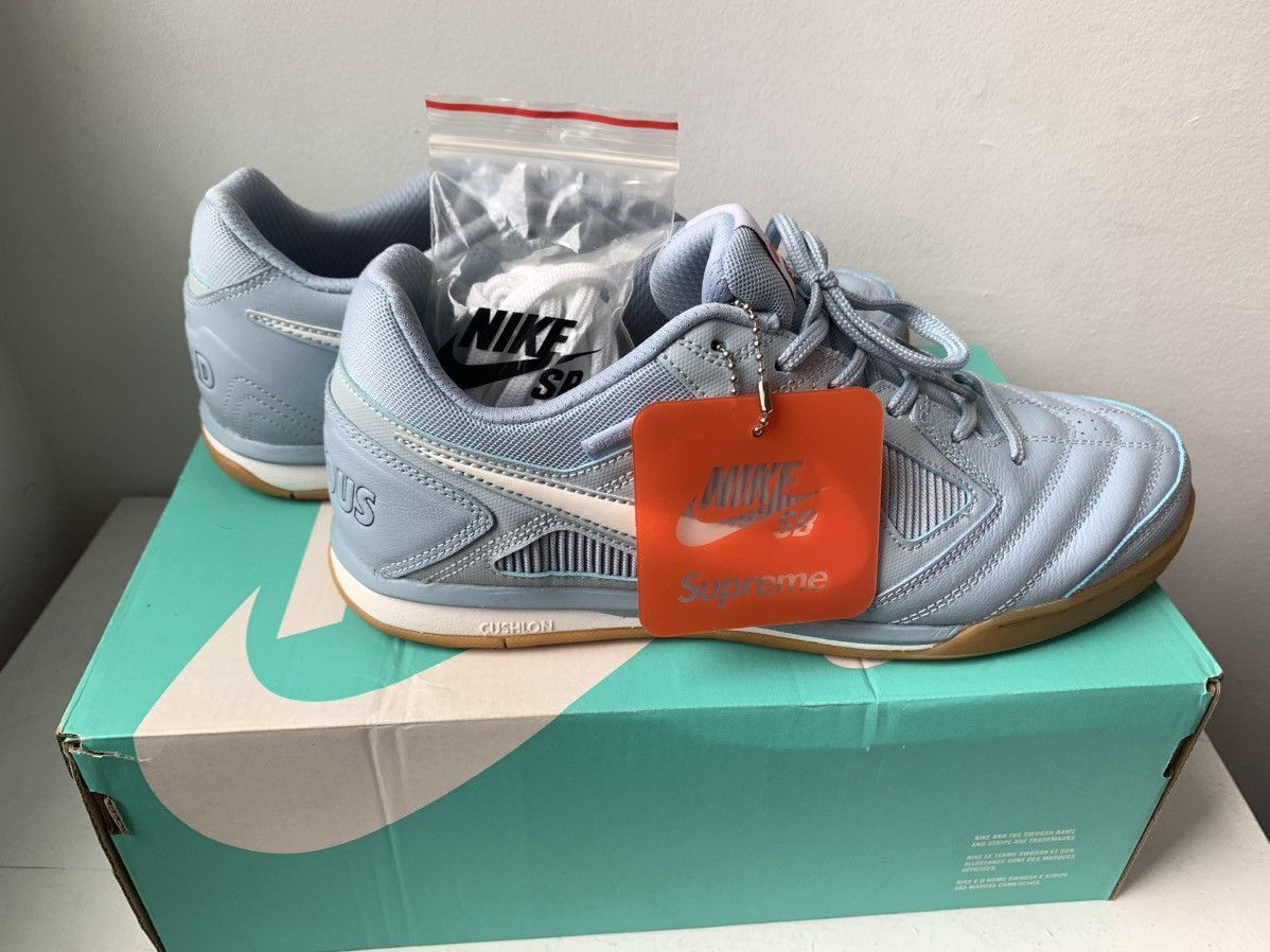 Nike × Supreme Nike SB Supreme Gato QS LT Armory Blue 9 Size US 9 / EU 42 - 4 Thumbnail