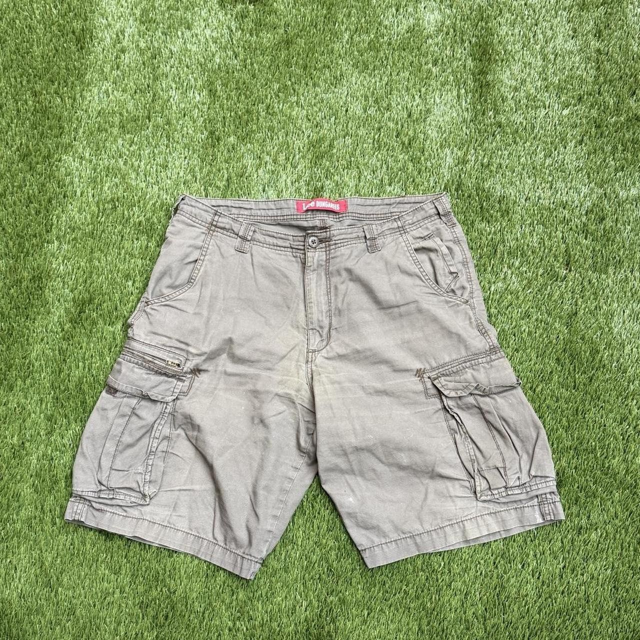 Lee Lee brown cargo shorts with multiple pockets Sz 34 Size US 34 / EU 50 - 1 Thumbnail