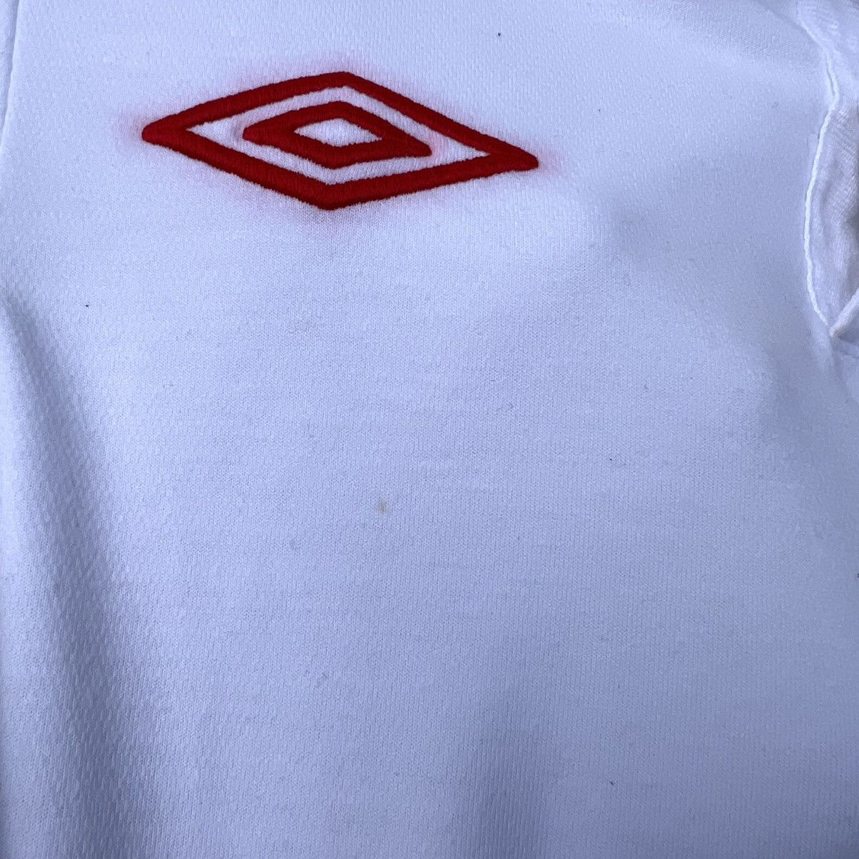 Umbro England 2009 - 2010 home football soccer shirt jersey Umbro Size US S / EU 44-46 / 1 - 4 Thumbnail
