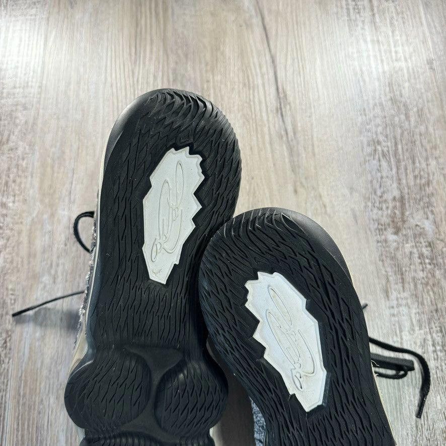 Nike NIKE • Lebron 17 "2019 In The Arena" (11M) Size US 11 / EU 44 - 11 Thumbnail