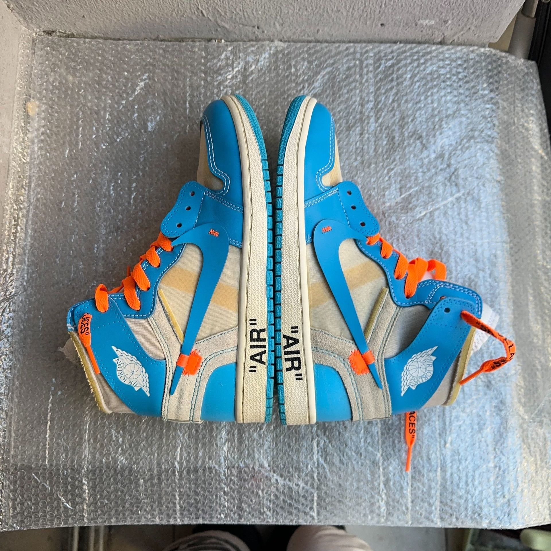 Off-White Air Jordan 1 Off-White UNC Blue Size US 5 / EU 37 - 5 Thumbnail