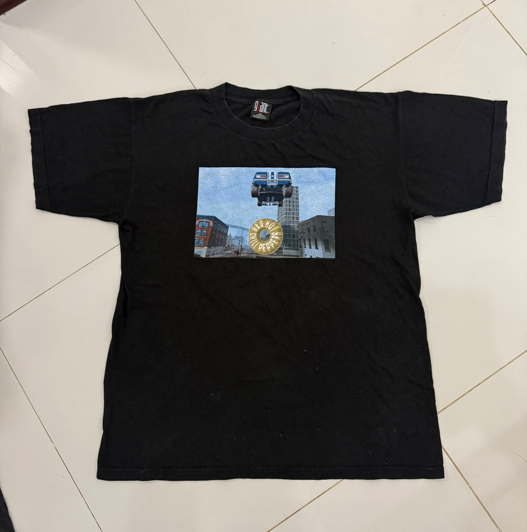 Vintage Vintage Red Hot Chili Peppers “ Californiacation 2000s Size US XL / EU 56 / 4 - 1 Thumbnail