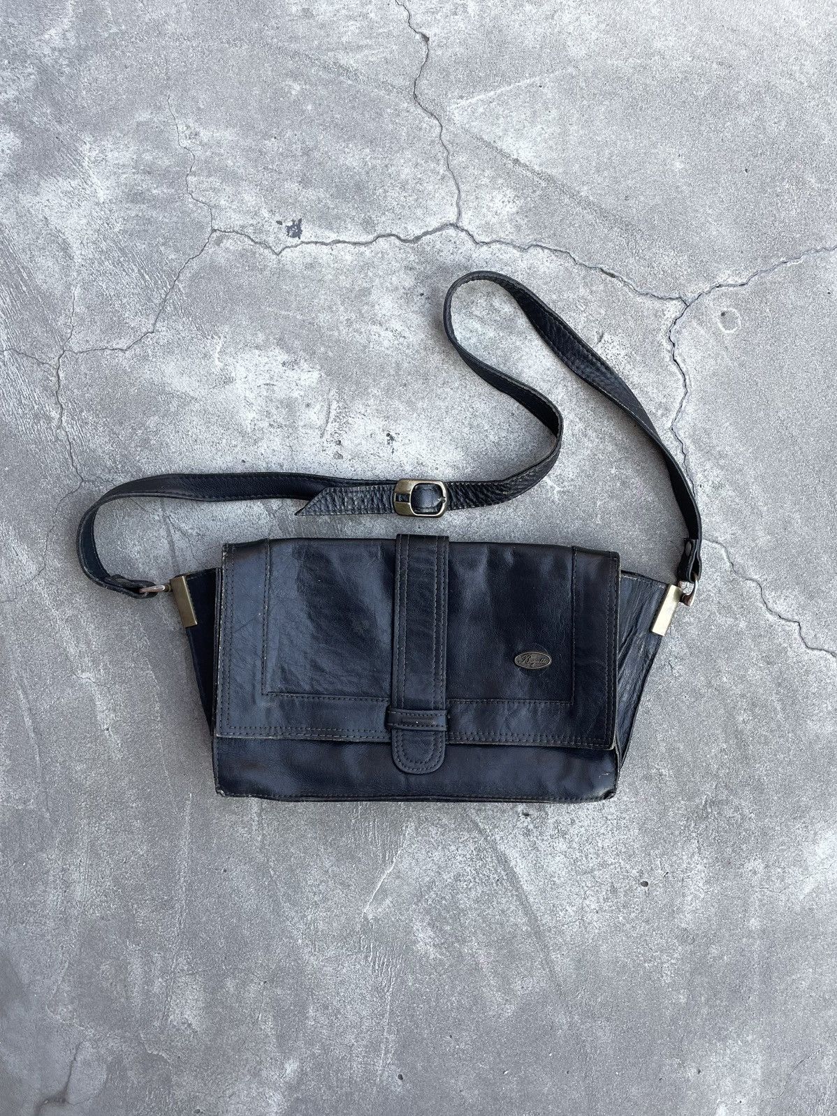Bugatti Saved Bugatti Black Leather Messenger Bag 90s Size ONE SIZE - 1 Thumbnail