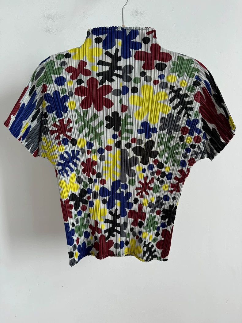 Issey Miyake size:3 Red and green flower pleated short-sle