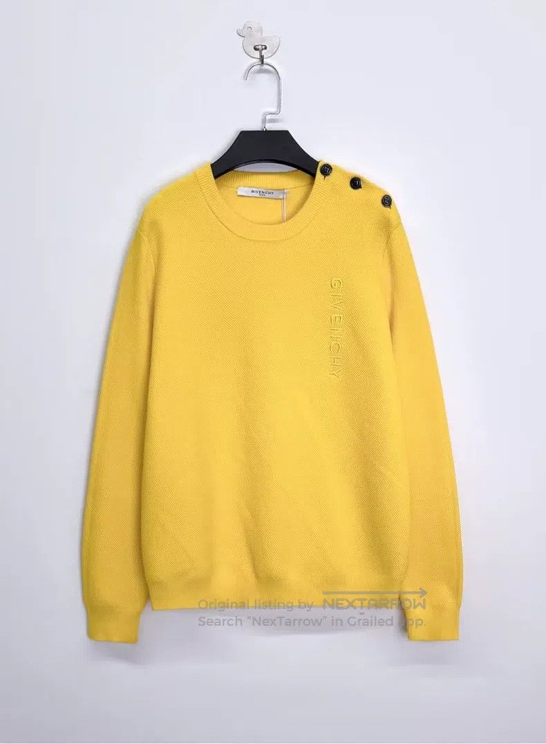 Givenchy Givenchy Lemon Yellow Embroidered Letter 4G Logo Button Kn Size US M / EU 48-50 / 2 - 1 Thumbnail