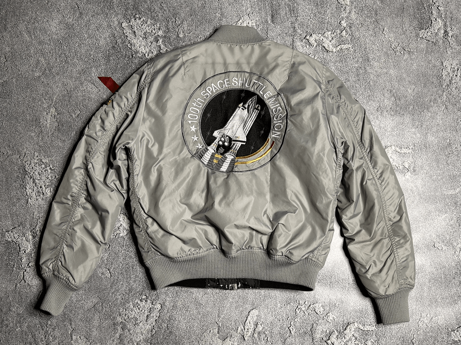 Alpha Industries Alpha Industries flyer's man intermediate ma-1 M Size US M / EU 48-50 / 2 - 2 Thumbnail
