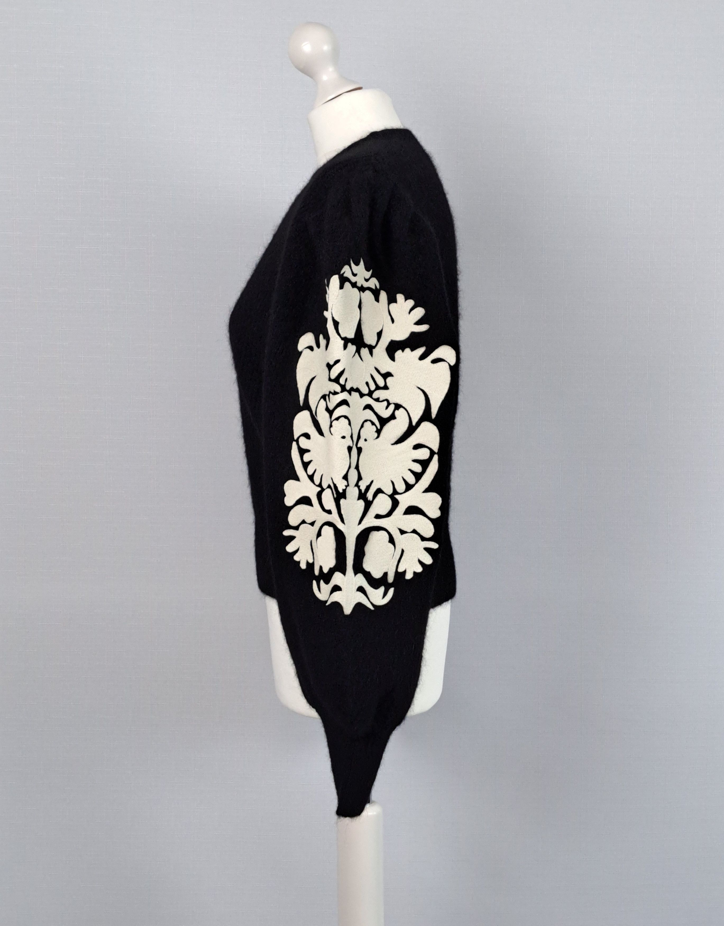 Sandro Sandro embroidered peppy baggy sleeve jumper. Size 2. Size S / US 4 / IT 40 - 8 Thumbnail