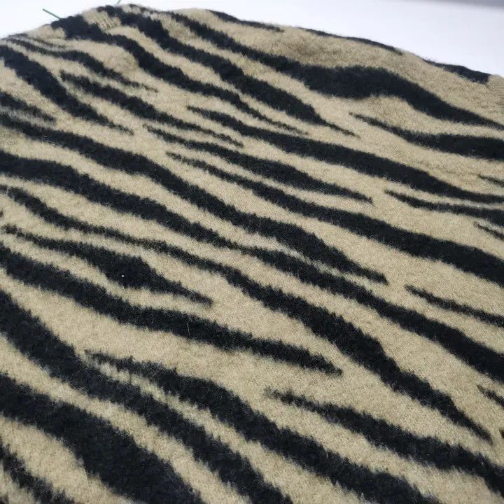 Balenciaga Balenciaga Vintage Zebra Print Knit Sweater 0079-2507 Size US XS / EU 42 / 0 - 4 Thumbnail