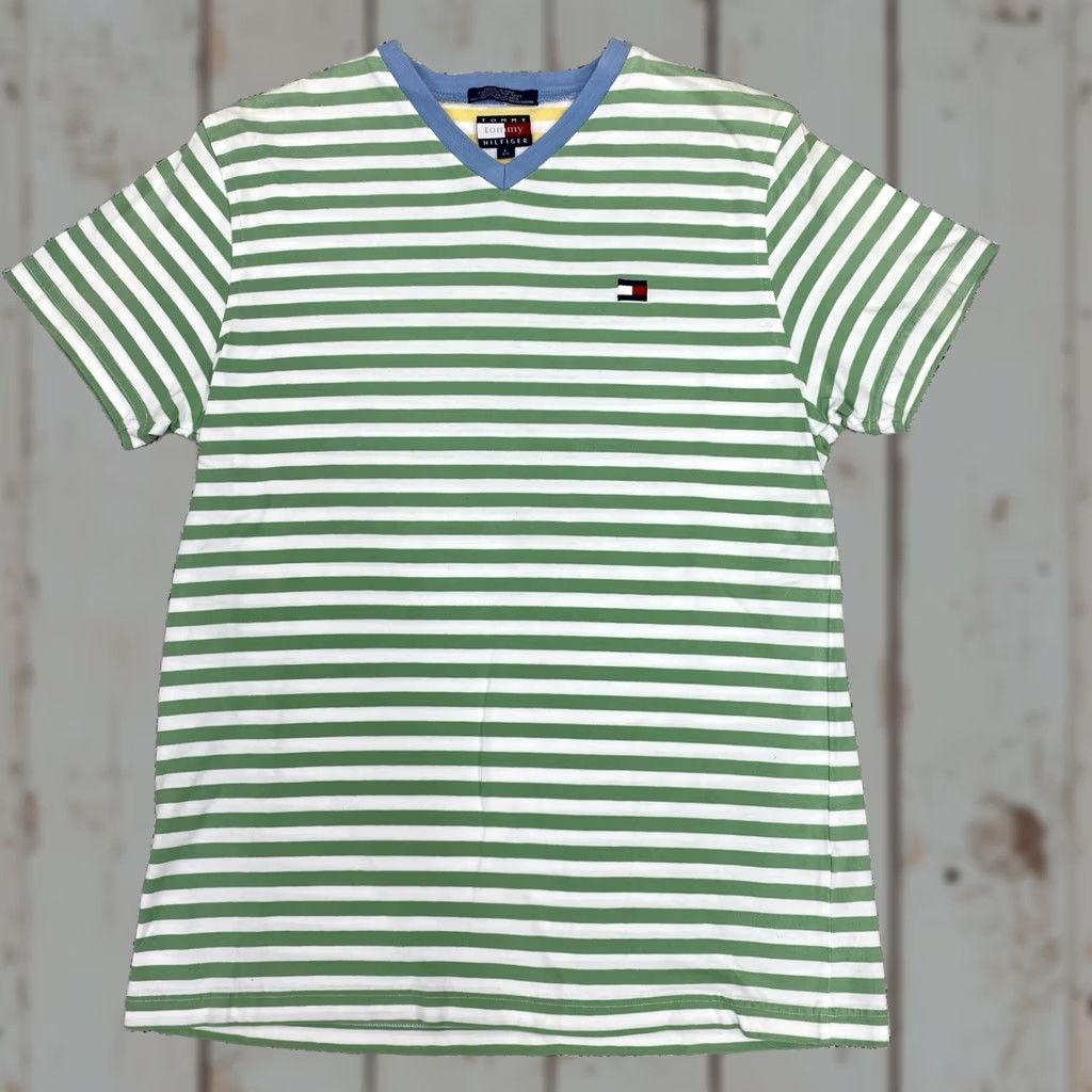 Tommy Hilfiger Tommy Hilfiger Vintage T Shirt Mens L Green Embroidered USA 90s Shirt Mens Green 90s USA Embroidered Size US L / EU 52-54 / 3 - 1 Thumbnail