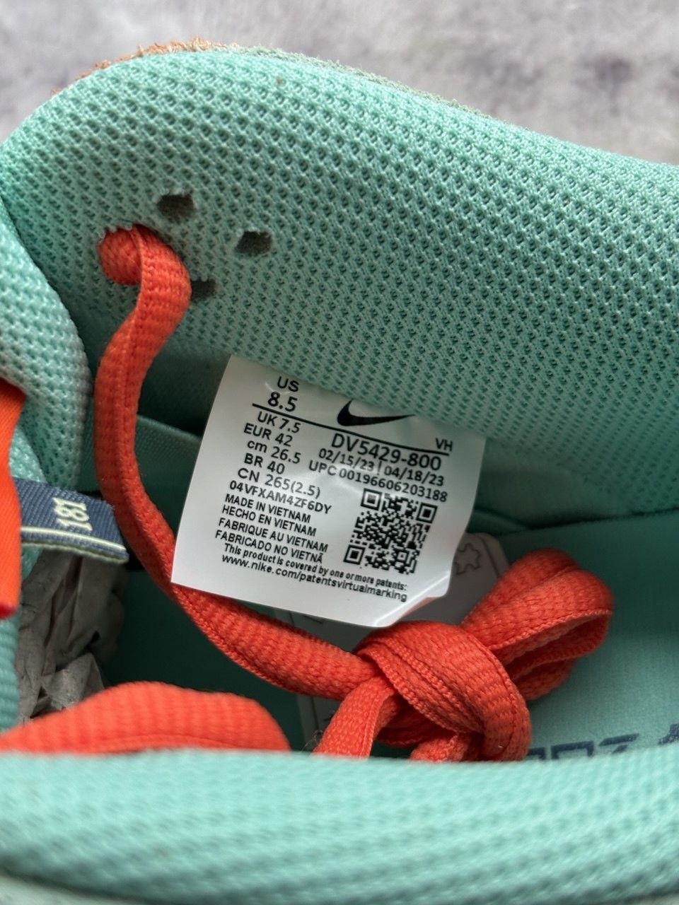 Nike SB Nike SB Dunk Low Orange and Emerald Rise Size US 8.5 / EU 41-42 - 9 Thumbnail