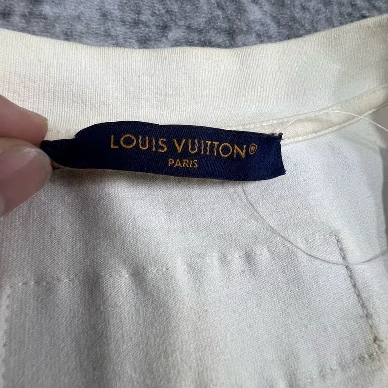 Louis Vuitton Louis Vuitton Graphic Short Sleeve T -2505 Size US XXL / EU 58 / 5 - 3 Thumbnail
