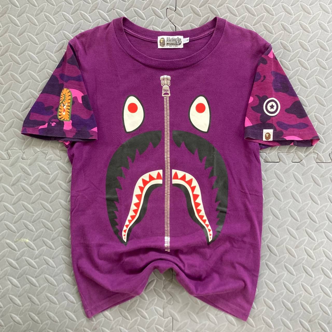 Bape WGM Purple Camo Shark Tee Size US S / EU 44-46 / 1 - 1 Thumbnail