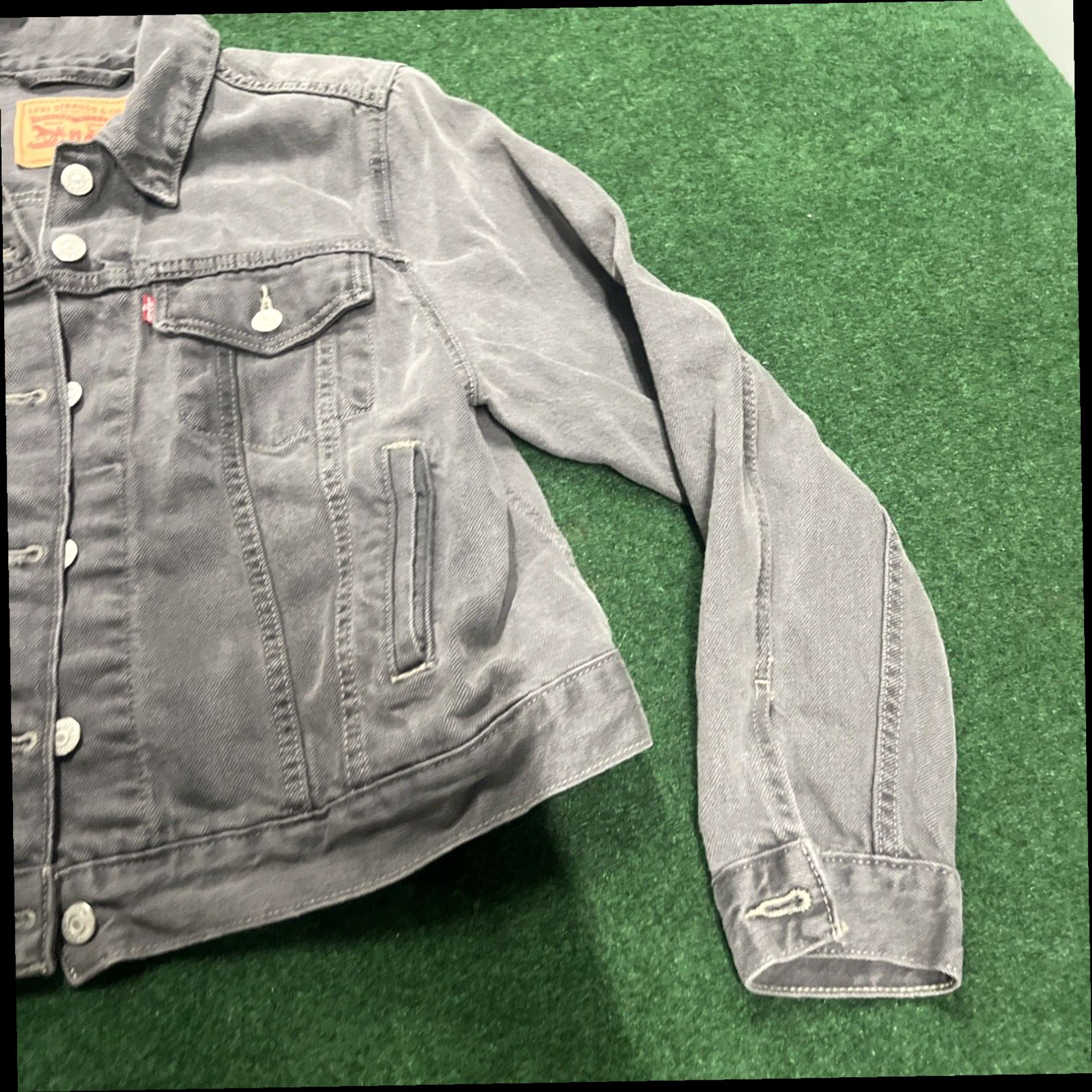 Levi's Levi's Women's Size XL Black Trucker Denim Jean Jacket Faded Washed Look Size 40" / US 18 - 3 Thumbnail