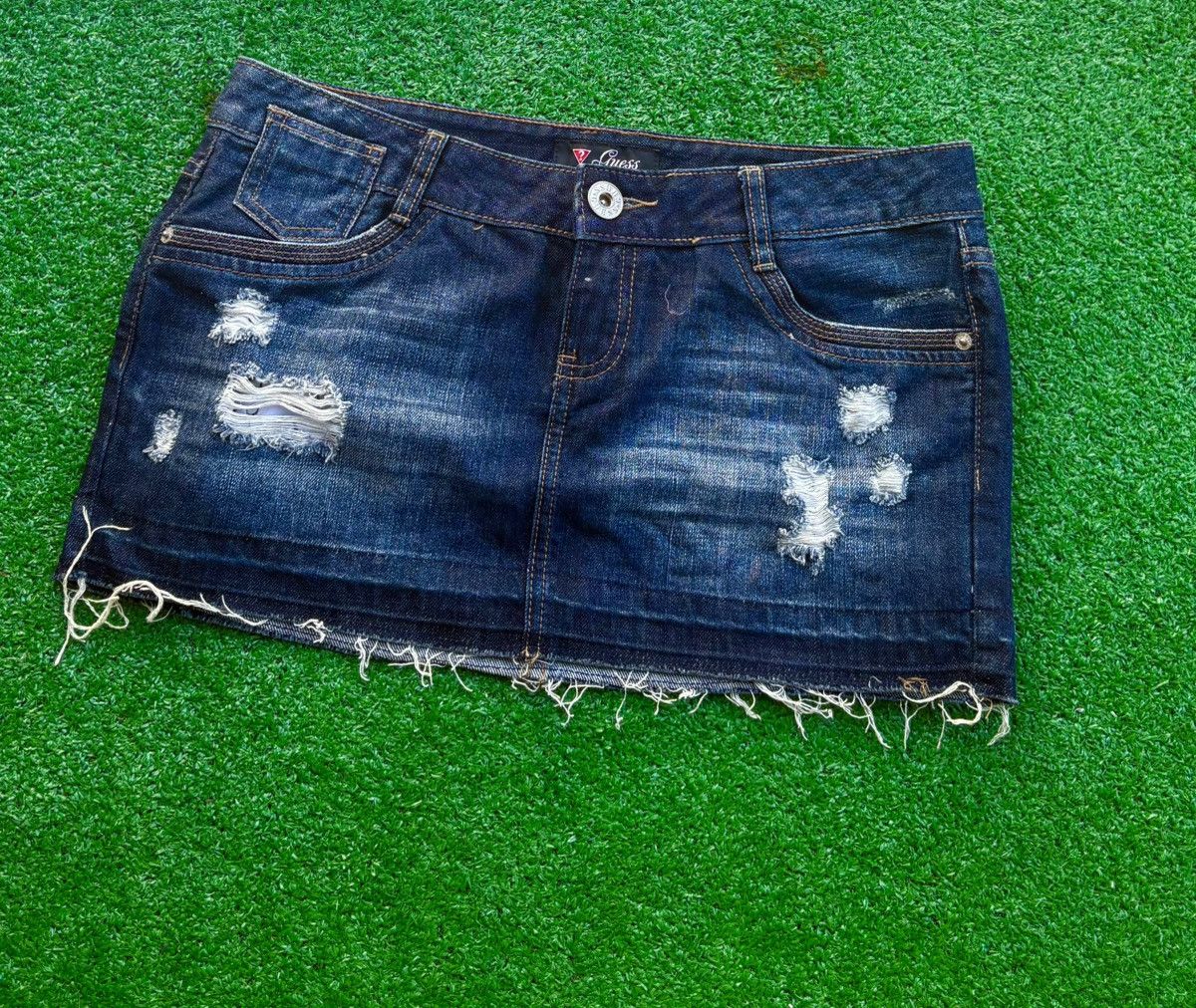Guess Guess denim mini skirt Size 30" / US 8 / IT 44 - 1 Thumbnail